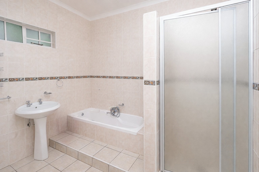 4 Bedroom Property for Sale in Schoemansville North West